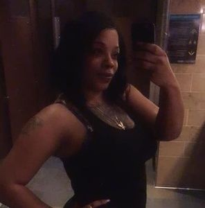 Meet your Posher, Charleta